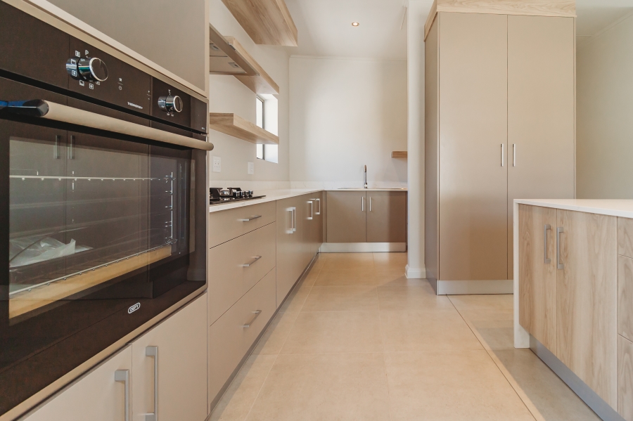 3 Bedroom Property for Sale in Kraaibosch Western Cape